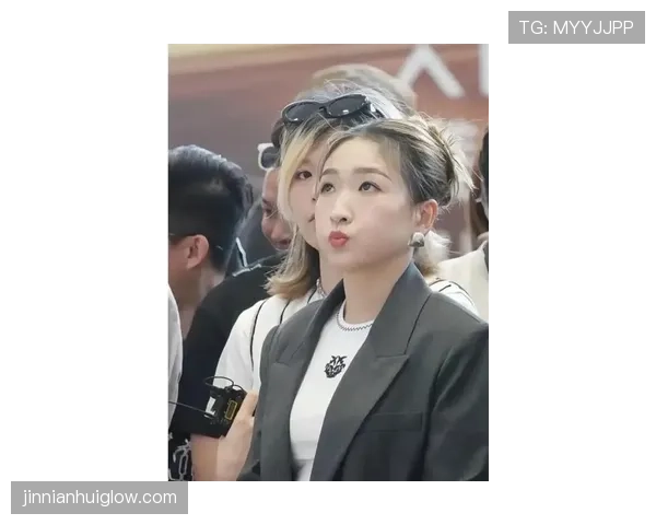 如果把刘诗雯放在时尚圈,她那波机场日常能让银行卡崩溃 如果把刘诗雯放在时尚圈,她那波机场日常能让银行卡崩溃